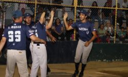 Paredes y Asociados fuerza el juego definitivo en la final de la Liga Popular de Softbol